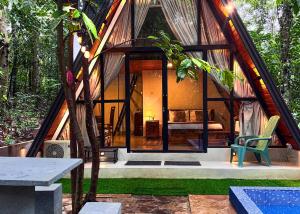 Kandy Little White House Cabanas