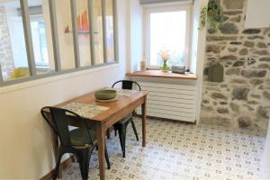 Maison de charme entièrement rénovée avec Wifi à 200m du centre de PERROS-GUIREC Ref 935