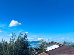 Penthouse Cocoon-Near Subic Bay, Sea&Mountain View, Fully Furnished