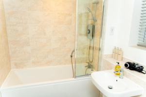 A Luxury 4 Bedroom Home in Nuneaton