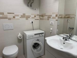 Studio apartment near the lake