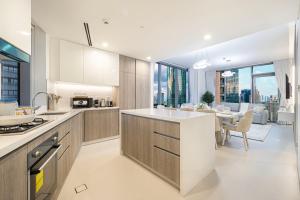 Marina High-Floor Premium Luxury Stay at LIV Marina for up to 9 Guests with Marina Views and Exceptional Amenities