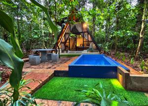 Kandy Little White House Cabanas