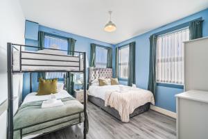 Latimer Flat 6 - Spacious 2-Bed Apt - Sleeps 7