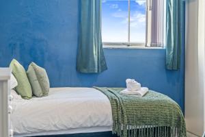 Latimer Flat 6 - Spacious 2-Bed Apt - Sleeps 7