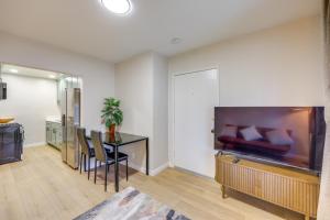 1 Mi to LLUMC! Loma Linda Home with Shared Patio