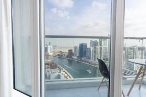 Luxury Waterfront Studio - Stunning Canal Views in Damac Maison Prive