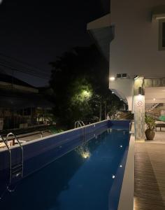 Easy Monday Capsule Hotel Bangkok