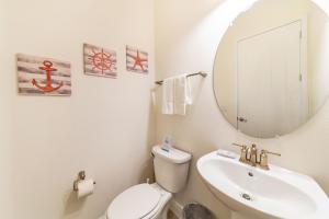 Island Time Cottage With Hot Tub Near Disney With Margaritaville Resort & Island H2O Access - 8040Su