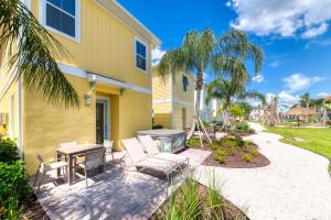 Island Time Cottage With Hot Tub Near Disney With Margaritaville Resort & Island H2O Access - 8040Su
