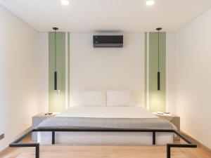 NOK Spectacular 3 BR w Balcony in Laureles Medellin