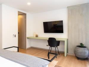 NOK Spectacular 3 BR w Balcony in Laureles Medellin