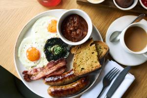 Mad Swans in The Mendips