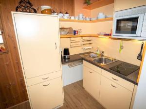 Apartment Yvonne Mayer by Interhome