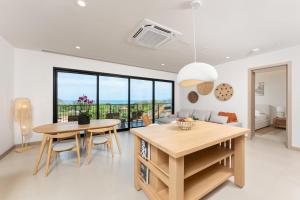 Casa Matcha, BRAND NEW! Ocean Views & Beach Club