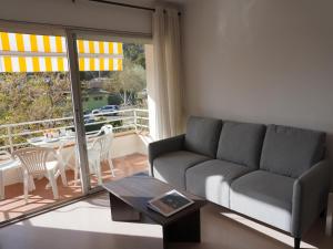 Apartamento Reformado con Piscina cerca de la Playa y Centro de LEstartit, Ideal para Familias - ES-323-58