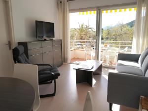 Apartamento Reformado con Piscina cerca de la Playa y Centro de LEstartit, Ideal para Familias - ES-323-58