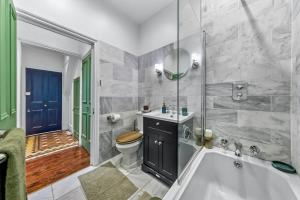 Cosy West Kensington Flat 4 Min To Station