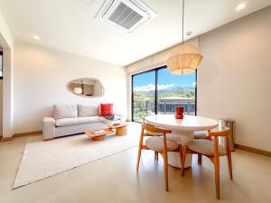 Coco Vista Condo, Beach Club & Ocean Glimpses