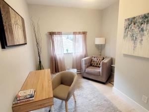 1 bdrm plus Den Juliet balcony 24-7Gym Windsor ON