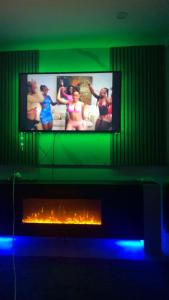 Luxury 1 Bedroom Back House In Lakeside