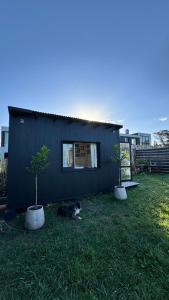 Tiny House 30 meters from the Sea on Cliffs