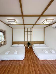 Need 4BR Sea Pool Villa Pattaya VVP70