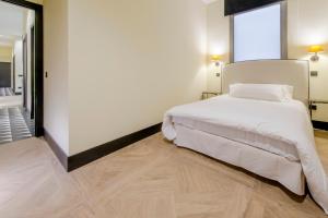 Elegancia en Justicia para 3, Hernán Cortes 12 E2