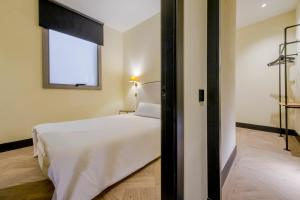 Elegancia en Justicia para 3, Hernán Cortes 12 E2