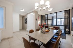 3BR by New York Café in Budapest Iconic District