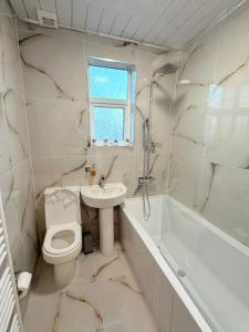 Warm & Comfy Double Room Very Close To Town Centre