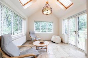 Hot Tub Free Parking 5 Bedroom Large Space