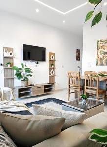 Adler-Hurghada Holiday apartment sea view rooftop pool 80m to beach