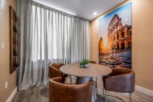 Brand New Home with 4 En-Suites, near Disney