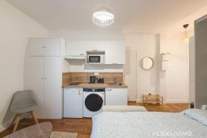 Lovely Studio in the Heart of Parisian Cafés