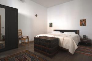 lovely bedroom in the heart of naples