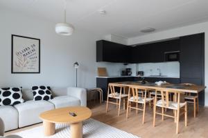 Sea view, close to metro, new, 2bedroom apartment