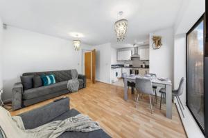 Premium modern 2-bed-2bath great for contractors families groups fast wife 10 sleeps