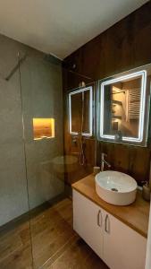 LUX apartment 15 min walk to Knez Mihajlova