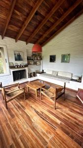 Casa de campo rodeada de naturaleza con pileta