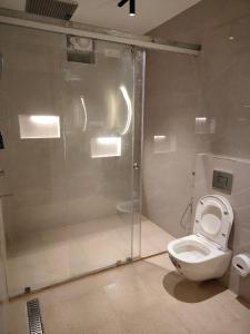 The Cozy Clouds Hill Stay