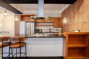 Elegant Downtown Stay, Near Bell Centre MTL