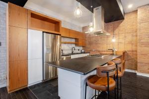 Elegant Downtown Stay, Near Bell Centre MTL