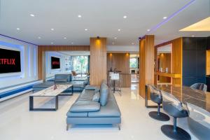 Luxury Apartment in Central Hivernage