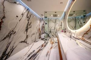 Luxury Apartment in Central Hivernage