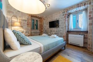 Seafront Kotor Bay View Villa NW