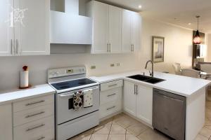 Sunrise #26 Best Priced 2BR -Ideal Location - Views