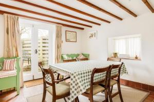 3 Bed in Burton Bradstock oc-c33542