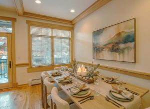 Big Sky Getaway - Fireplace Pool Access