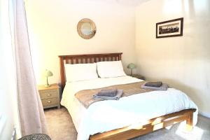 Modern House with Stunning View Parking and Netflix